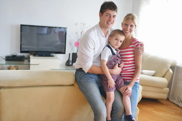 Família em casa — Fotografia de Stock