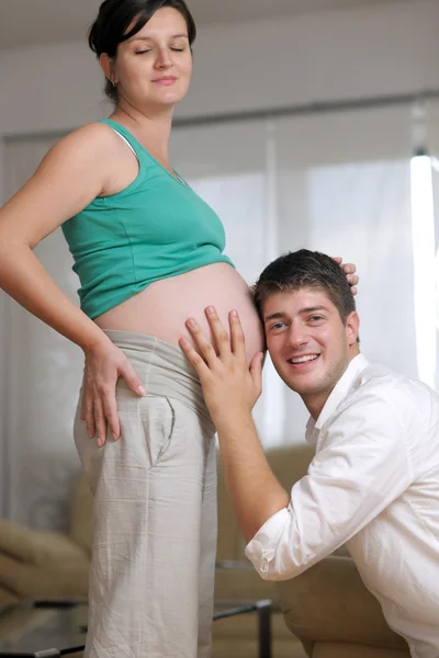 Familjen graviditet — Stockfoto