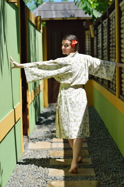 Woman at spa treatment, tropical resort — Stock Photo, Image