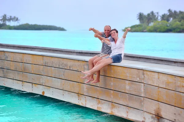 Casal na praia — Fotografia de Stock