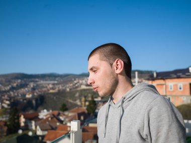 Genç adam portresi