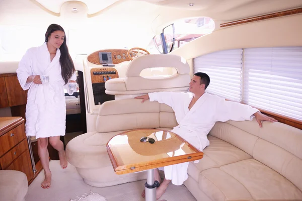 Couple au yacht — Photo