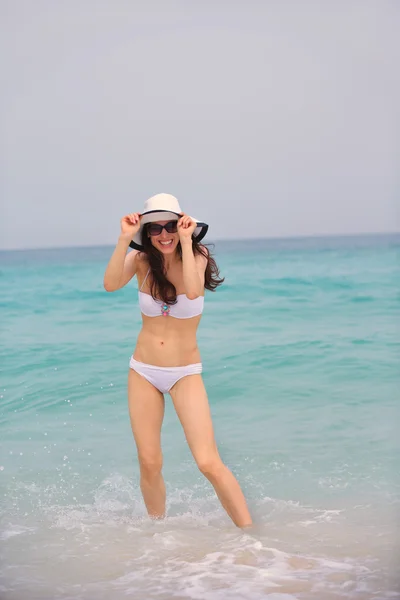 Žena užít letní dovolenou — Stock fotografie