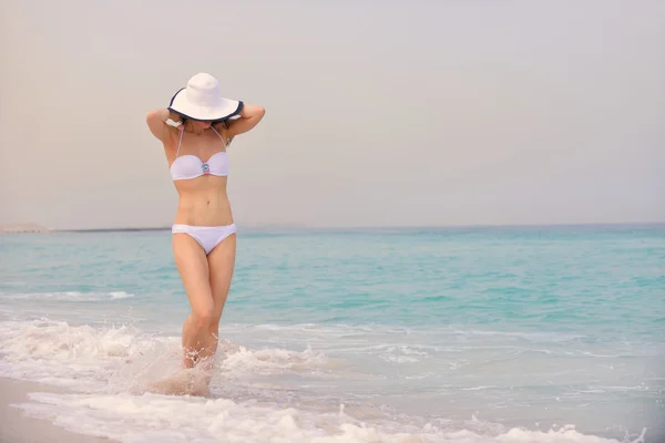 Woman enjoy summer vacation — Stock Photo, Image