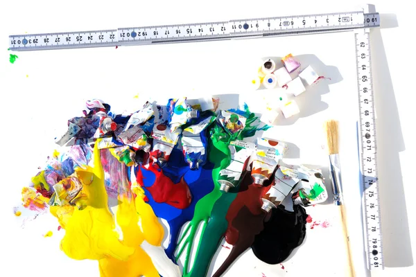 Farben und Pinsel — Stockfoto