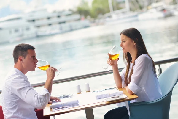 Casal almoçando — Fotografia de Stock