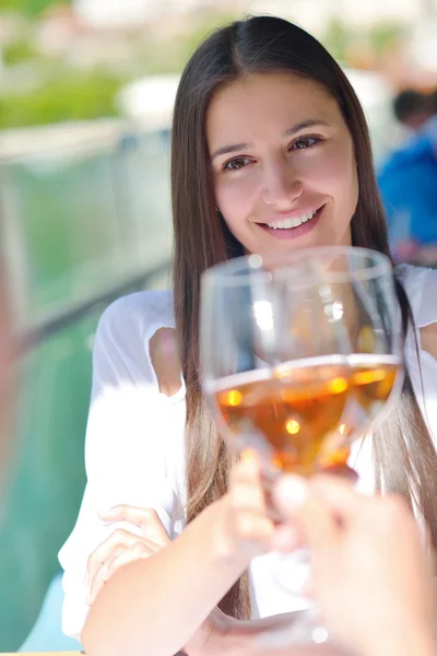 Couple having drink — Stock Photo, Image