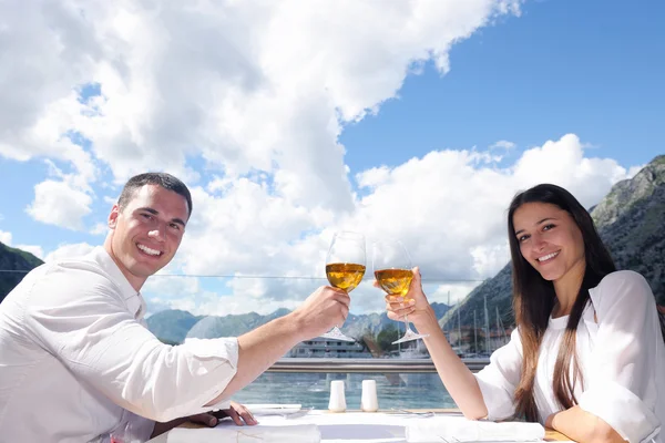 Casal almoçando — Fotografia de Stock