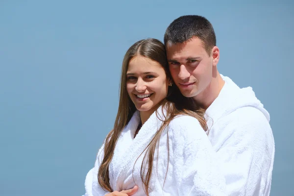 Casal retrato ao ar livre — Fotografia de Stock