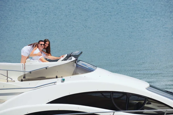 Couple on yacht — Stock Photo, Image