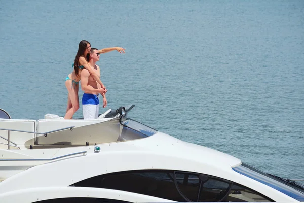 Couple on yacht — Stock Photo, Image