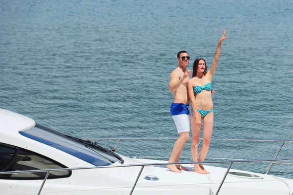 Couple on yacht — Stock Photo, Image