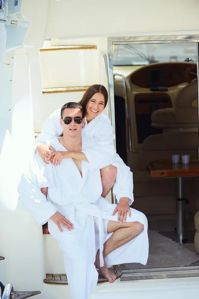 Couple at  yacht — Stock Photo, Image