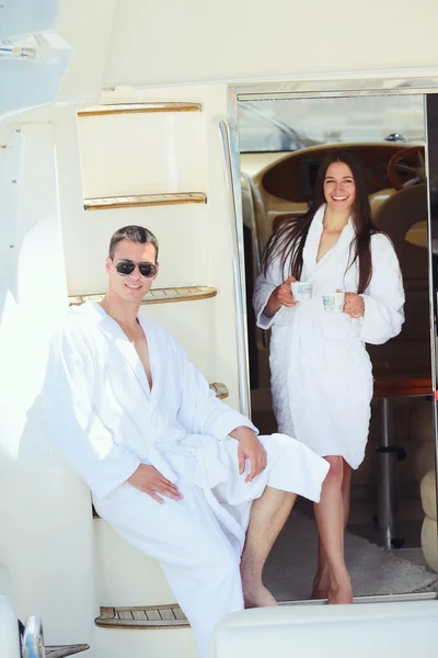 Couple on yacht — Stock Photo, Image