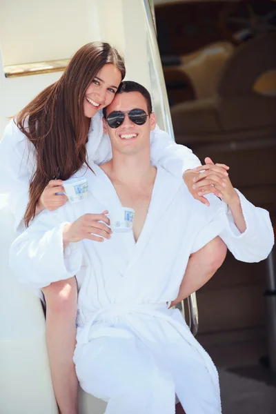 Couple on yacht — Stock Photo, Image