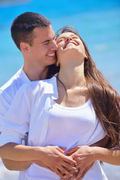 Casal na praia — Fotografia de Stock