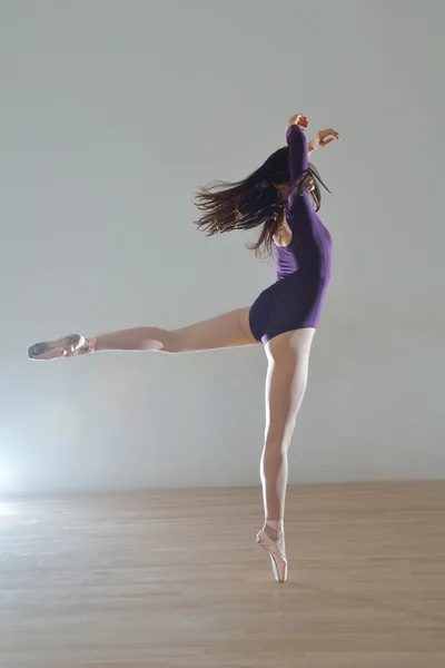Ballett im modernen Stil — Stockfoto