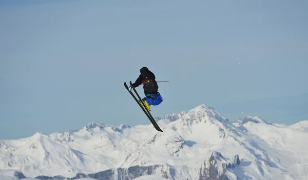 Skier — Stock Photo, Image