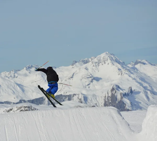 Skier — Stock Photo, Image