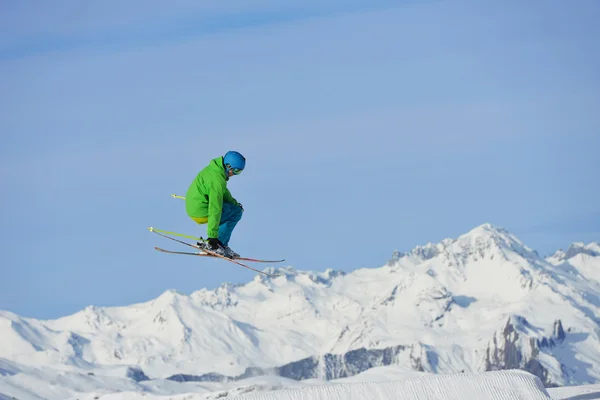 Skier — Stock Photo, Image