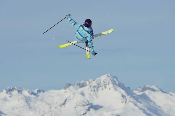 Skier — Stock Photo, Image