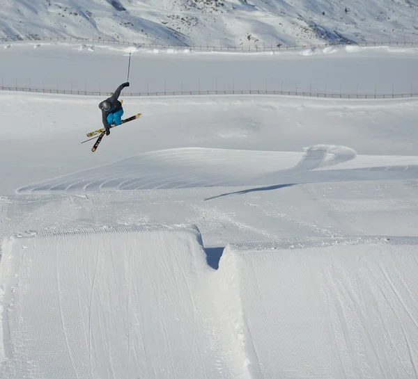 Skier — Stock Photo, Image