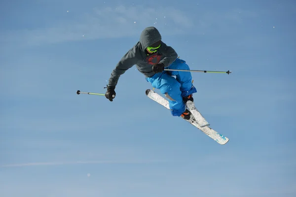 Skier — Stock Photo, Image