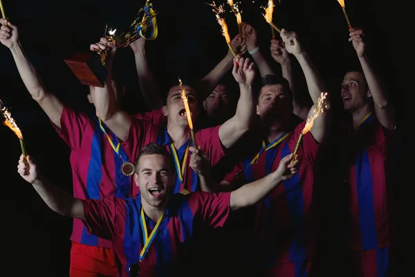 Jugadores de fútbol celebrando la victoria — Foto de Stock