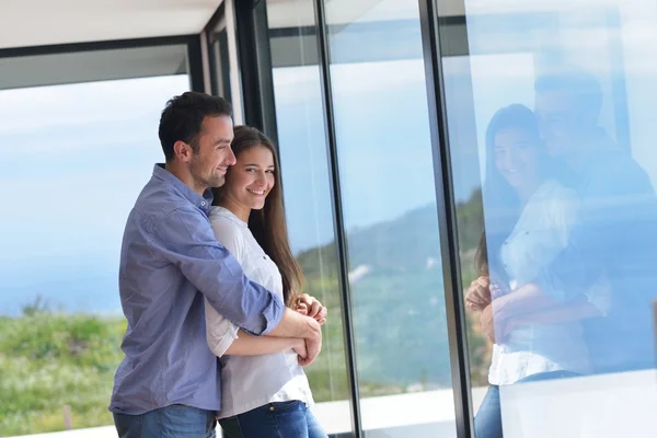 Casal relaxar em casa — Fotografia de Stock