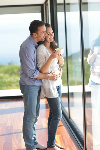 Casal relaxar em casa — Fotografia de Stock