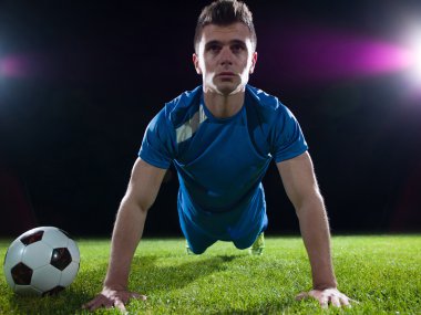 futbol oyuncusu ve top