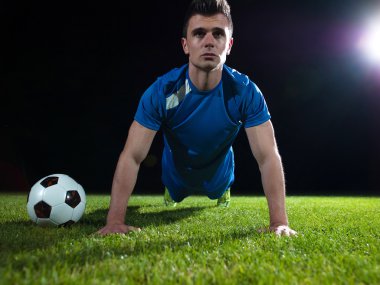 futbol oyuncusu ve top