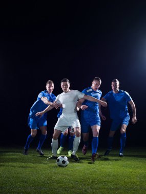 Futbol oyuncular duel