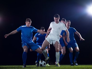 Futbol oyuncular duel