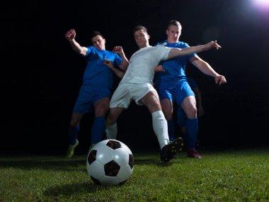 Futbol oyuncular duel