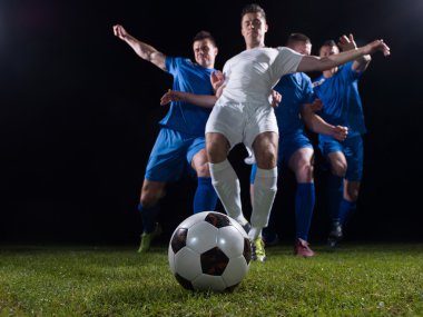 Futbol oyuncular duel