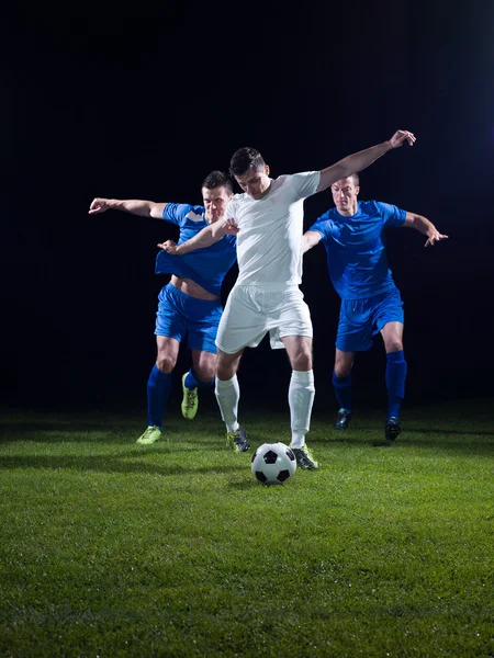 Giocatori di calcio duello — Foto Stock