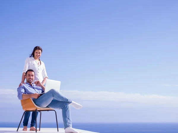 Romantic couple outdoor — Stock Photo, Image