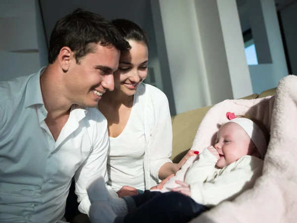 Família em casa — Fotografia de Stock