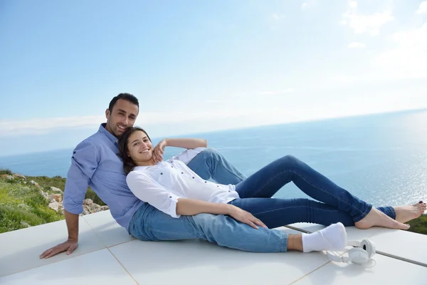 Casal no terraço — Fotografia de Stock