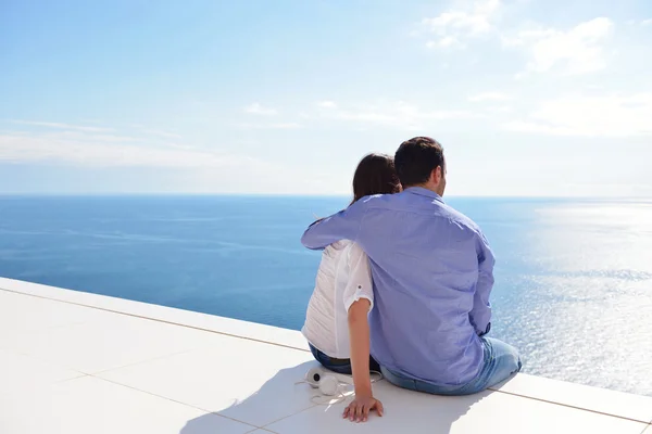 Couple at terrace — Stock Photo, Image