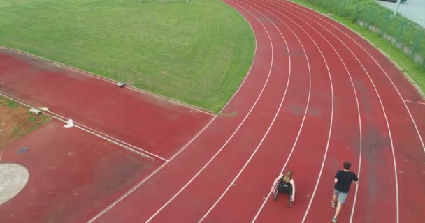 Spor Pistindeki Engelli Sporcuların Kahraman Portresi Yavaş Çekim Yüksek Kalite — Stok video