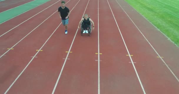 田径田径运动残疾人的英雄肖像画 慢镜头高质量6K镜头 — 图库视频影像