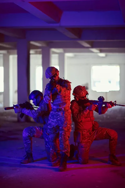 Modern Warfare Soldiers Team Tactical Formation Have Action Urban Environment — Stock Photo, Image