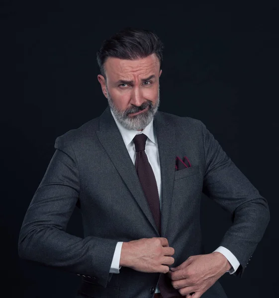 Retrato Exitoso Hombre Negocios Elegante Elegante Con Una Barba Gris — Foto de Stock