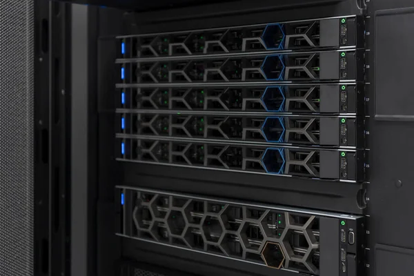 Data Center Πολλαπλές Σειρές Πλήρως Λειτουργικών Server Racks Σύγχρονες Τηλεπικοινωνίες — Φωτογραφία Αρχείου