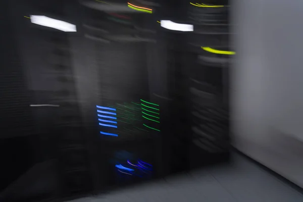 Sunucu Odası Veri Merkezi Süper Bilgisayar Teknolojisi Ekipmanı Hareket Bulanıklığı — Stok fotoğraf