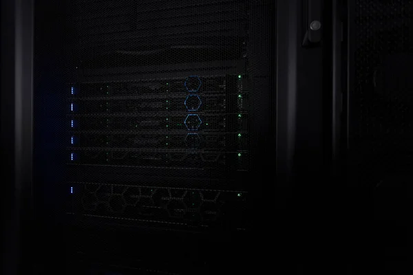 Centro Dati Con Più Righe Rack Server Completamente Operativi Telecomunicazioni — Foto Stock