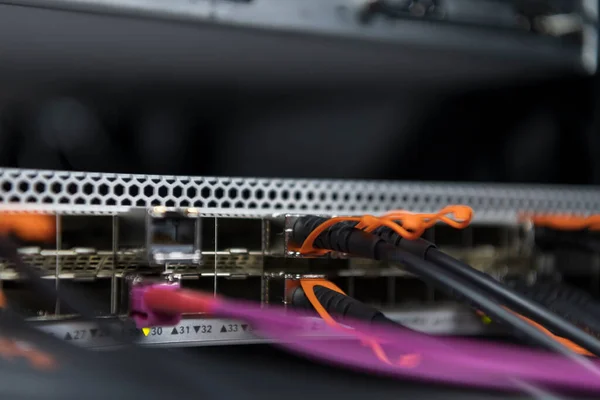 Netzwerk Server Raum Nahaufnahme Auf Glasfaser Hub Oder Switch Für — Stockfoto