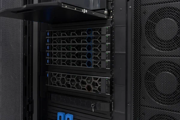 Centro Dati Con Più Righe Rack Server Completamente Operativi Telecomunicazioni — Foto Stock
